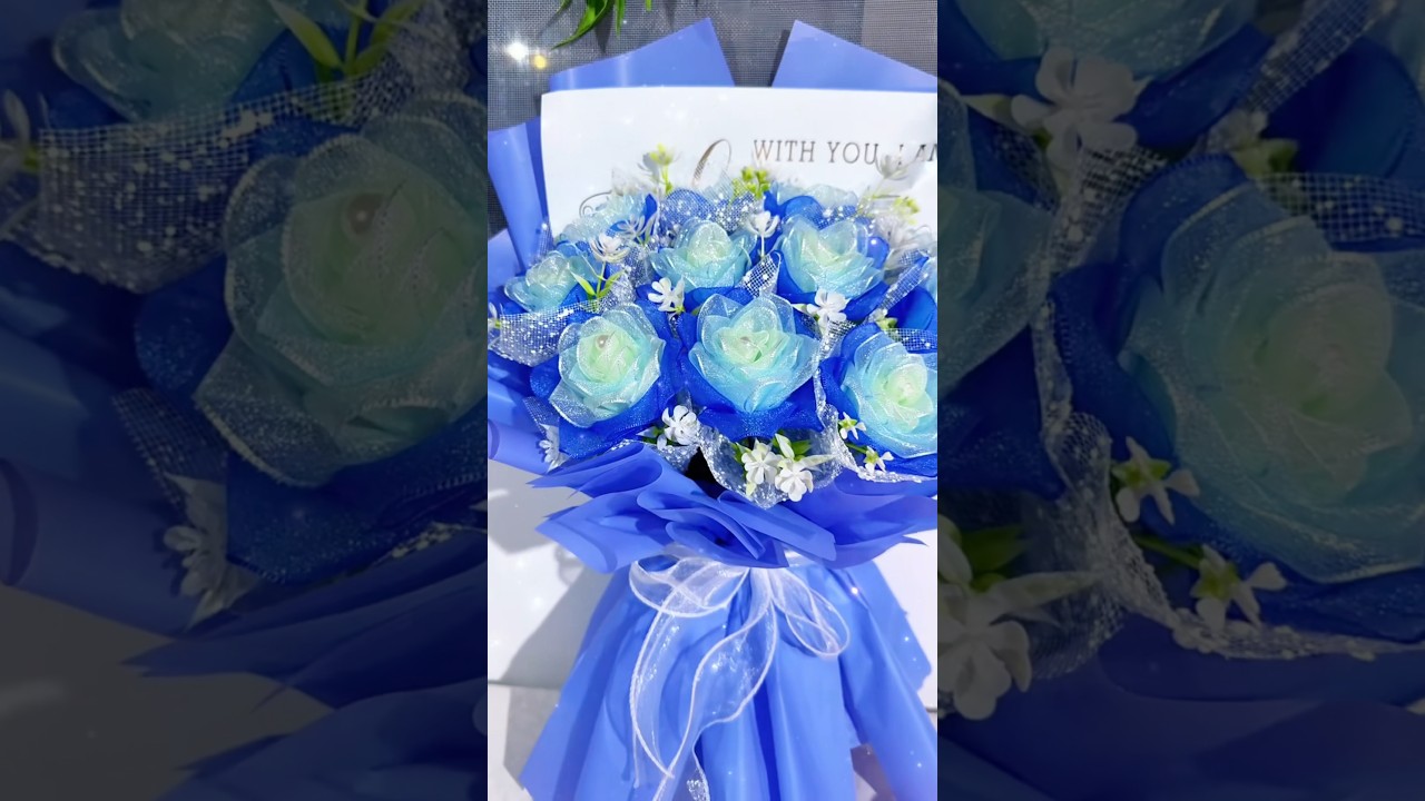 Простые и недорогие розы из лент, сделанные своими руками #цветы #подарок #лента #роза #проектысв...