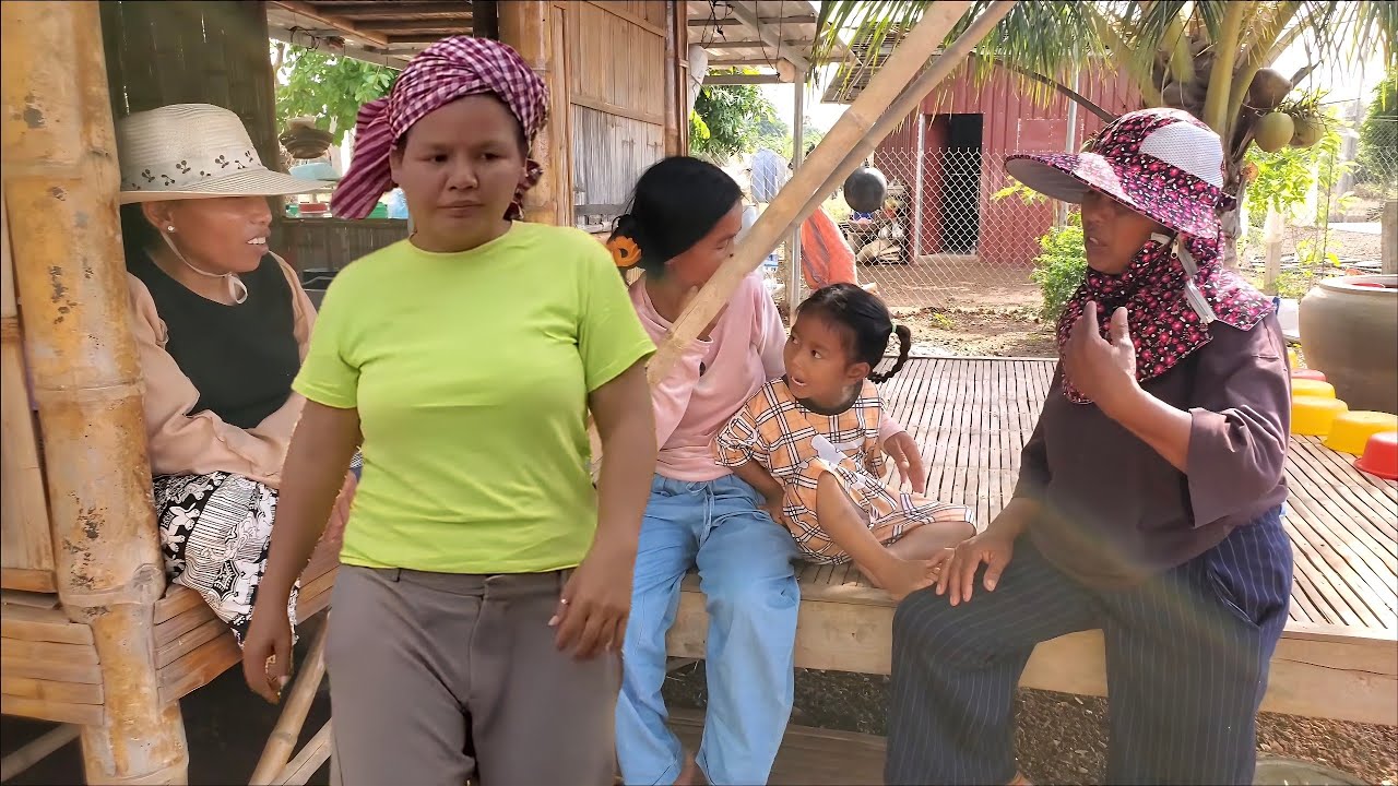 688. ការរស់នៅប្រចាំថ្ងៃនៅផ្ទះចំការវាលស្រែ Life in the Cambodian Countryside.
