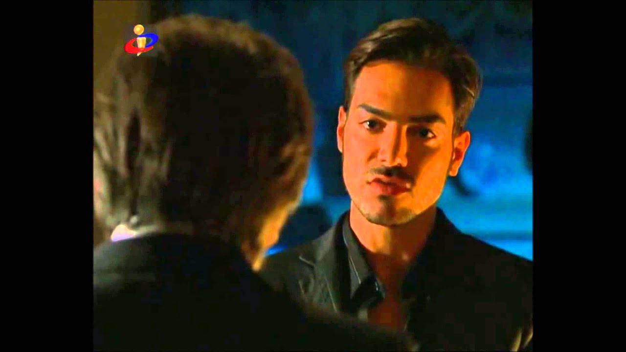 *DT* Fausto está de que lado?