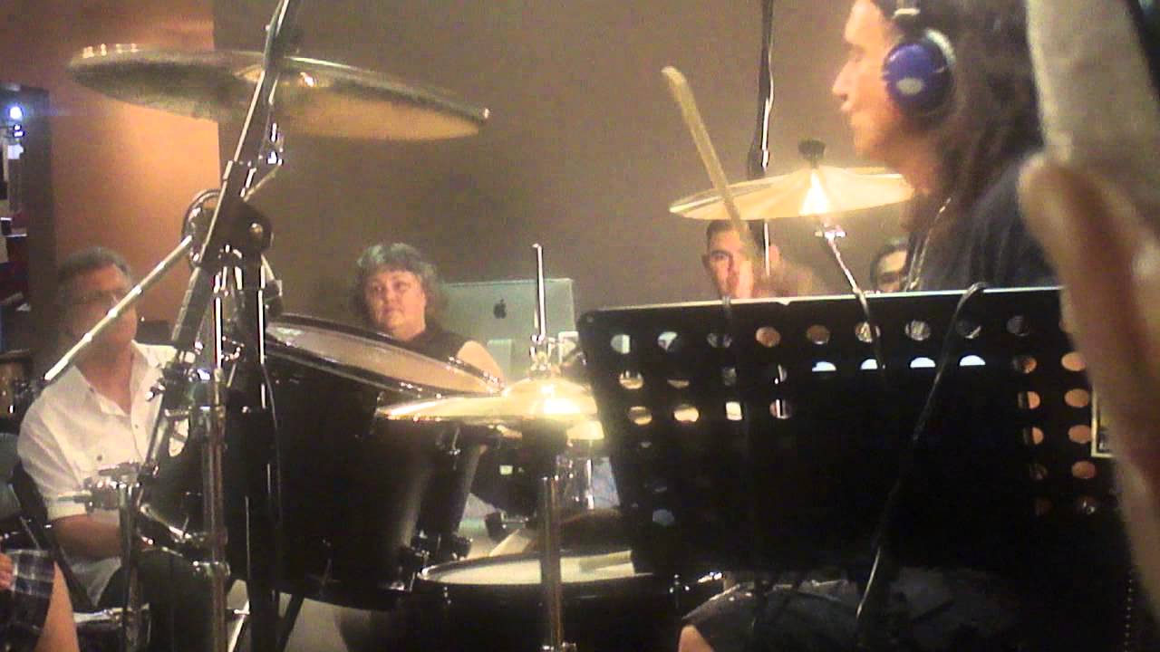VINNY APPICE PERFORMING 