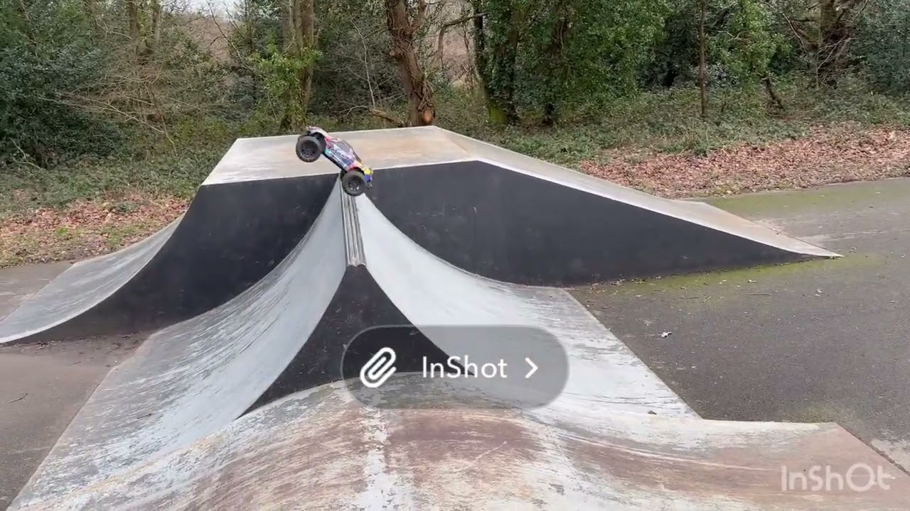 Few clips from the skate park bash #rc #traxxas #ripping #bashing