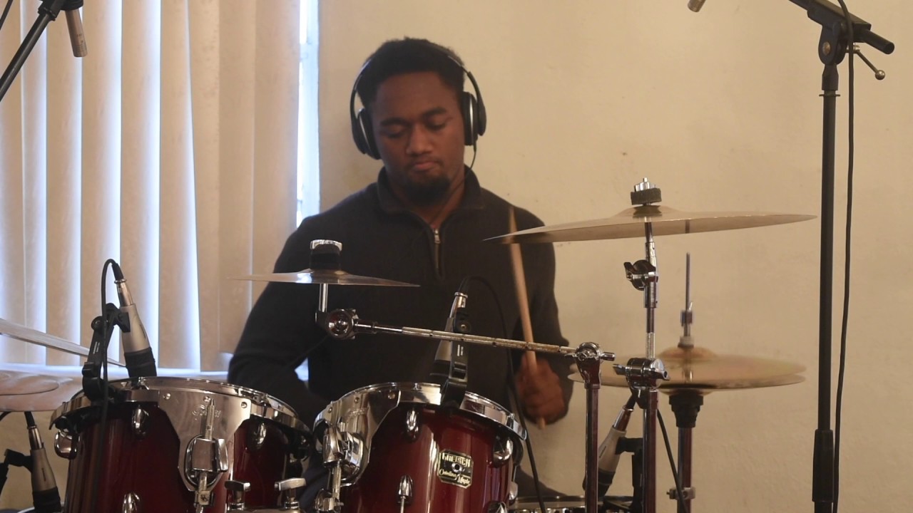 Marvin Gaye- Ain't No Mountain High Enough (Drum Cover)