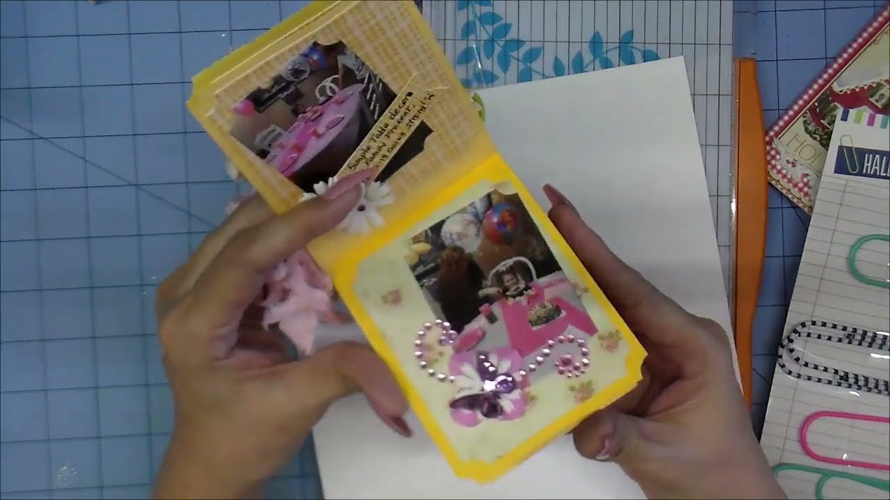 EZ PAPER CLIP MINI---holds up to 22 pictures!