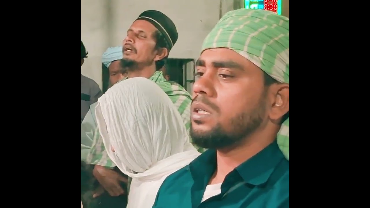 মাসিক মাহফিলের মিলাদ পরিচালনা করেন হাফেজ ক্বারী আবু সিদ্দিকী আল কাদরী। 