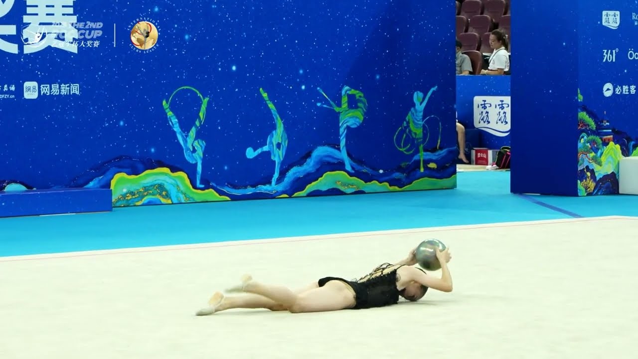 Junior girls' rhythmic gymnastics (185)
