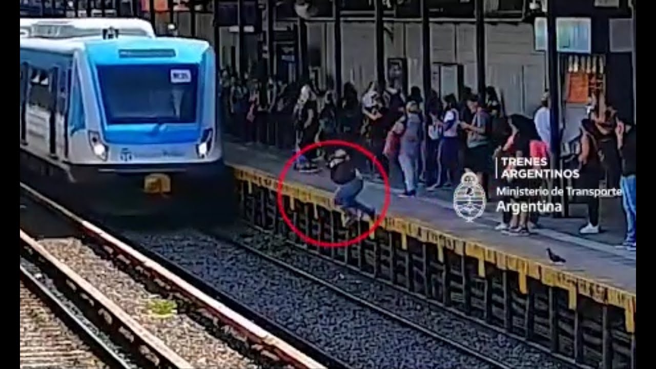 Una mujer se arrojó debajo del tren, fue asistida al ser vista desde el comando trenes seguros