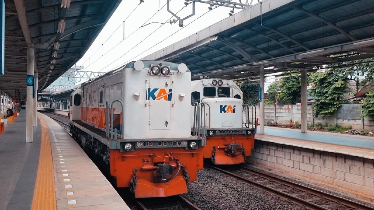 Sibuknya ST Jatinegara di akhir tahun!! Video terakhir tahun 2025.