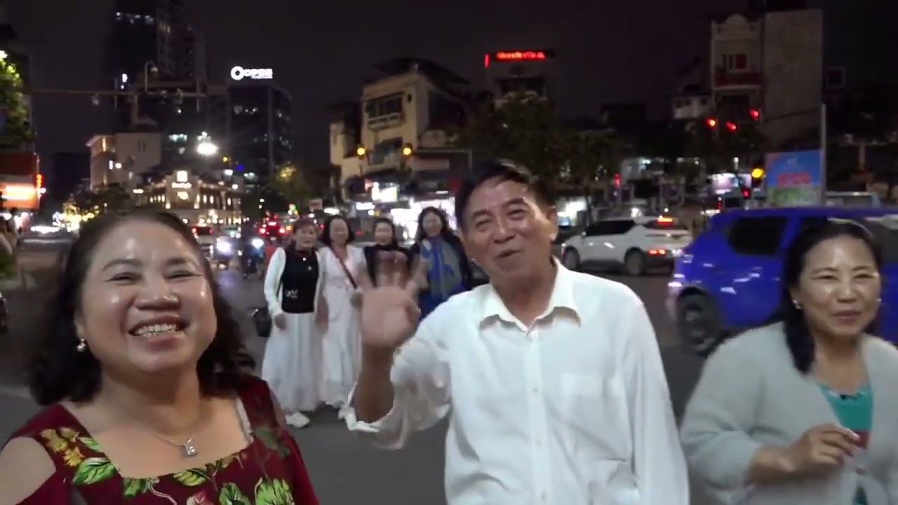 Hà Nội đêm trở gió