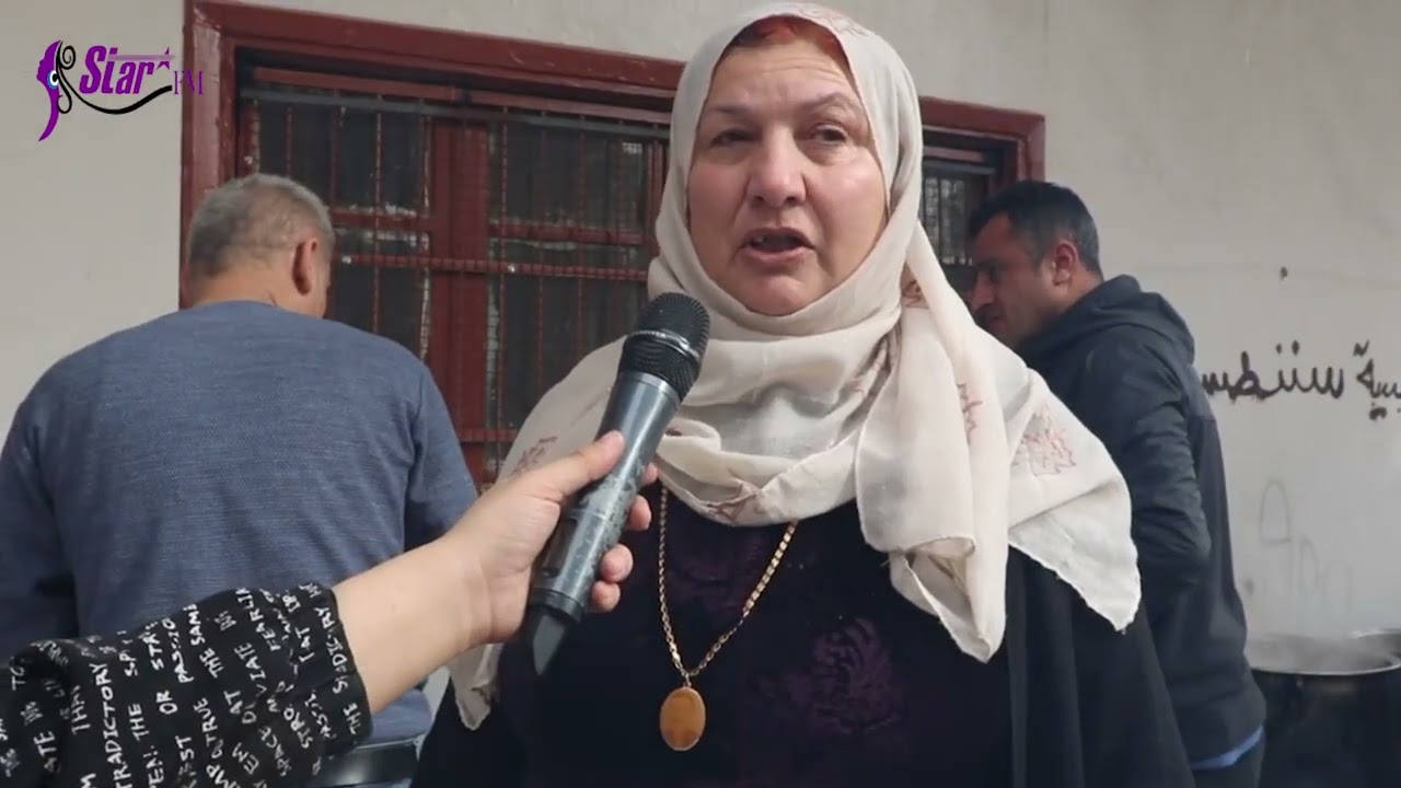 Meclisa Malbatên Şehîda a Bajarê Tirbespiyê ji şervanên xwe re xwarinê amade dikin û digihînin wan