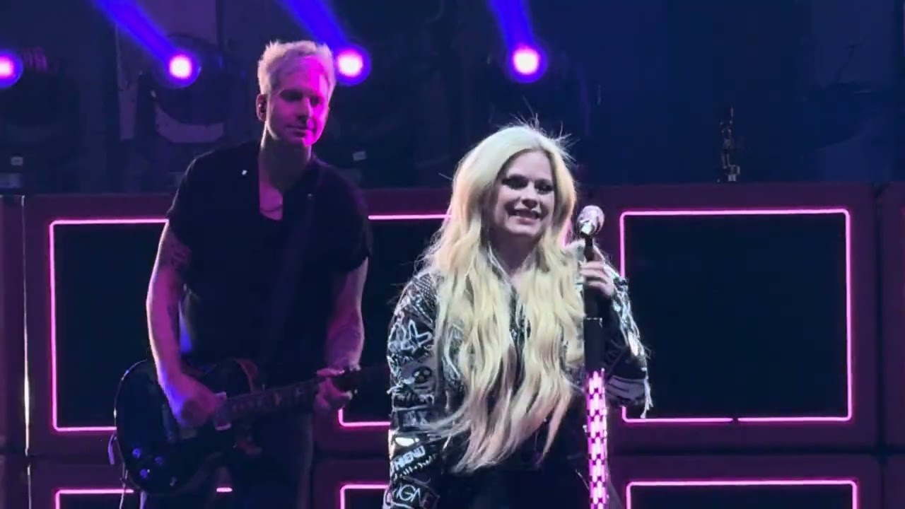 Avril Lavigne The Greatest Hits Tour Live in Holmdel, NJ on 8.23.24