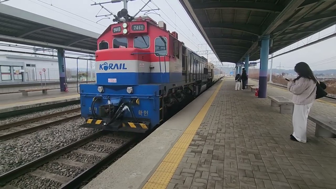 한국철도공사 익산행 무궁화호 열차 홍성역 접근