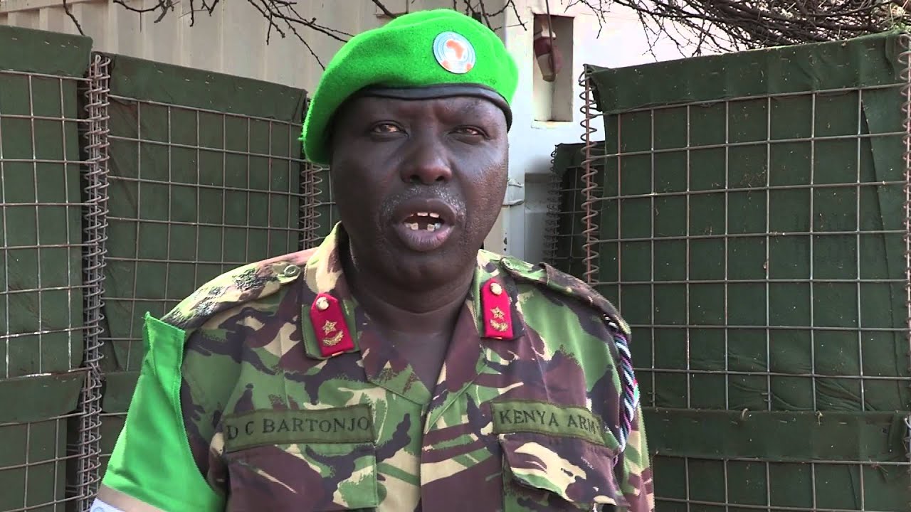 KDF Military Commander Visits Soldiers in Kismayo