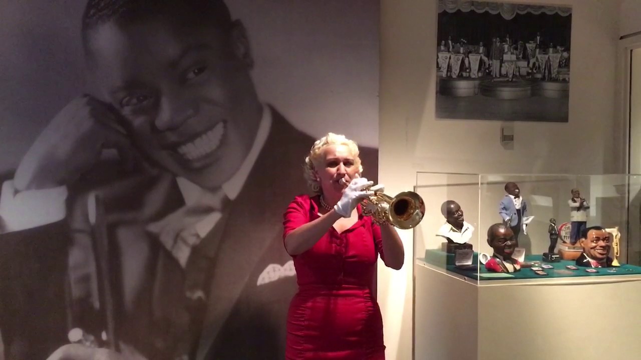 Gunhild Carling plays on Louis Armstrongs trumpet from 1958 - Basin street blues