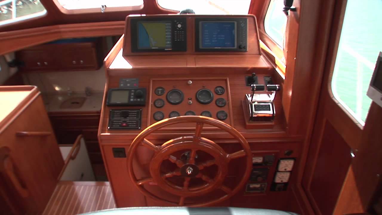 2001 Grand Banks Eastbay 43' Flybridge