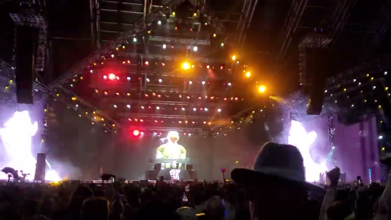 Duck Sauce - Barbara Streisand @ Coachella 2022 (Sahara Stage) Weekend 1