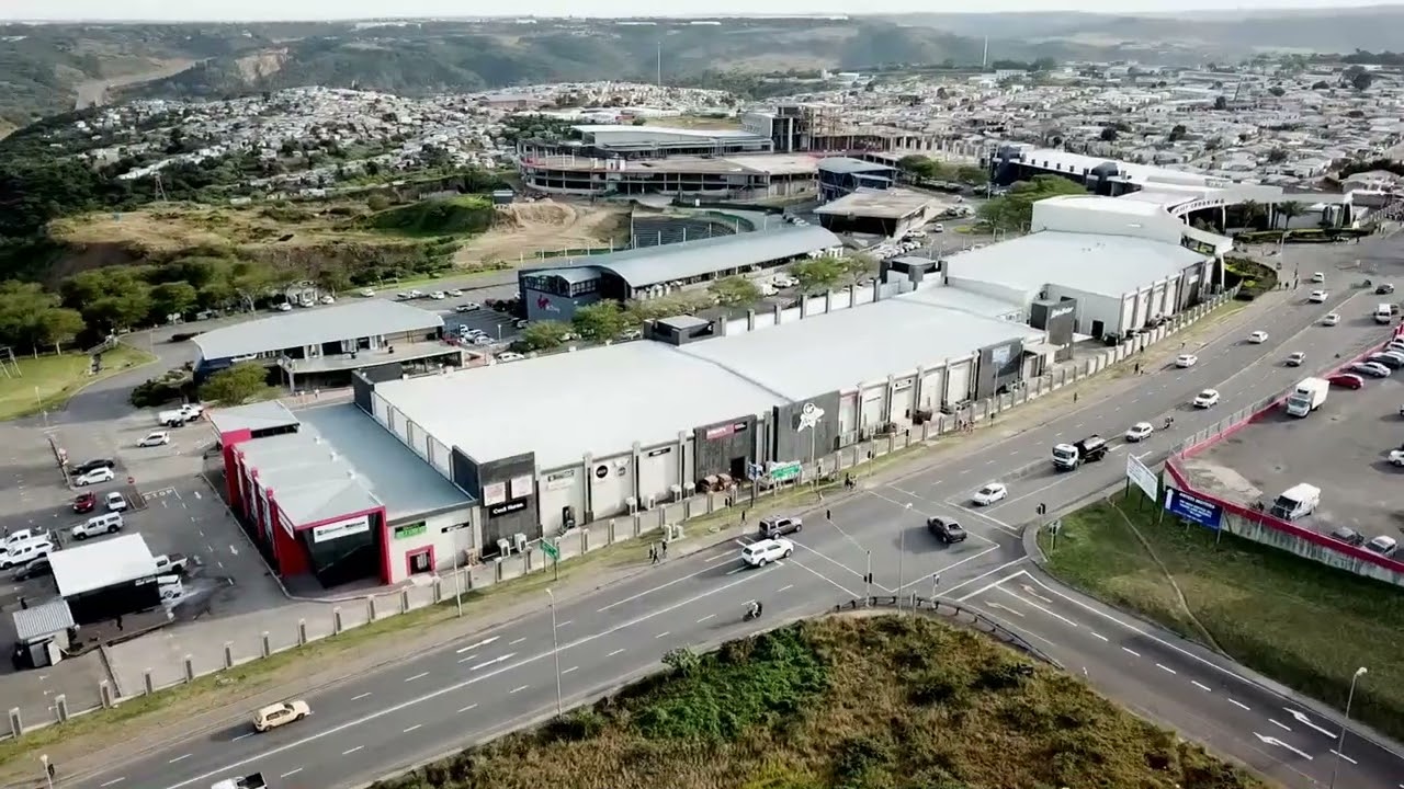 Beacon Bay Crossing Centre (Drone Tour)
