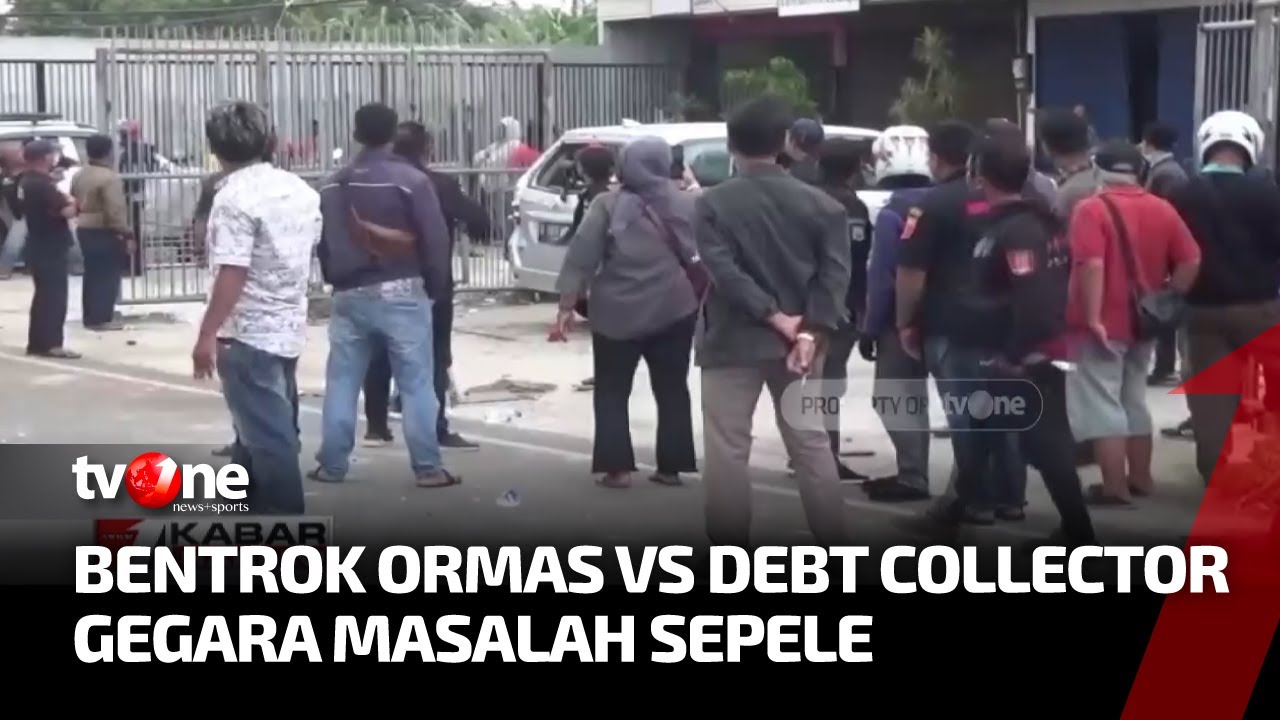 Dipicu Penarikan Kendaraan di Jalan, Ormas dengan Debt Kolektor Terlibat Bentrok | tvOne
