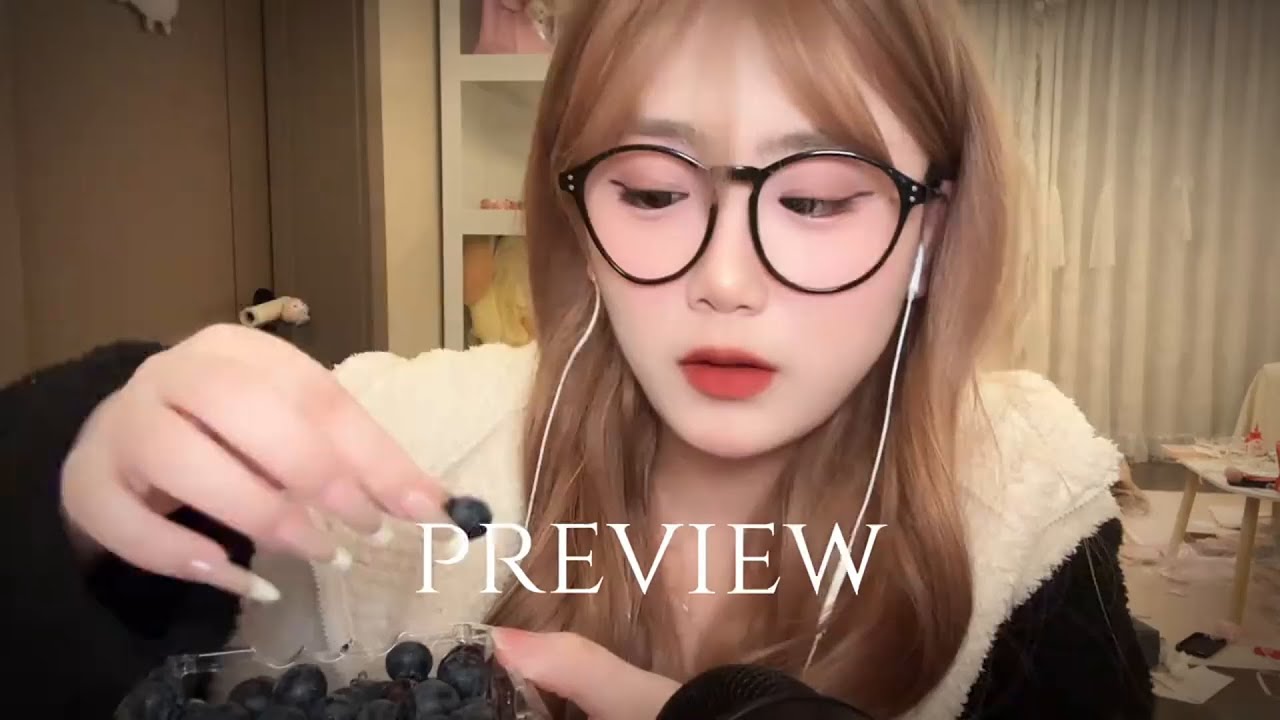 ASMR｜🫐🍓🍰 @麦嘉🍰 脆脆的水果音和绵密的蛋糕音！#咀嚼音 #asmr #食音#助眠