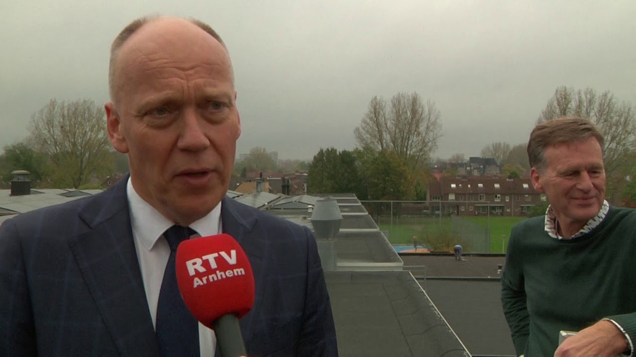 Zonnepanelen sporthal De Laar West