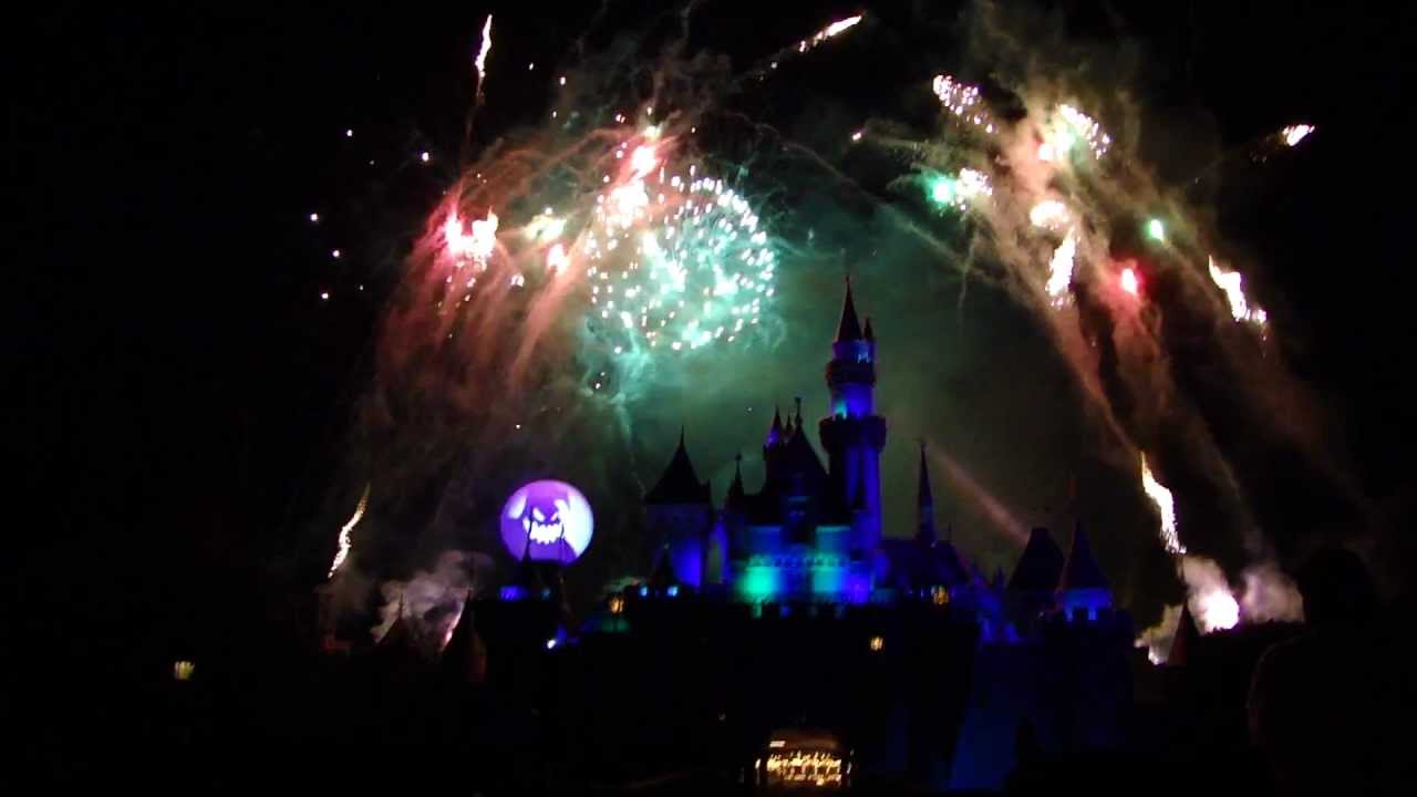 2009 - Disneyland's Halloween Screams Fireworks - HD