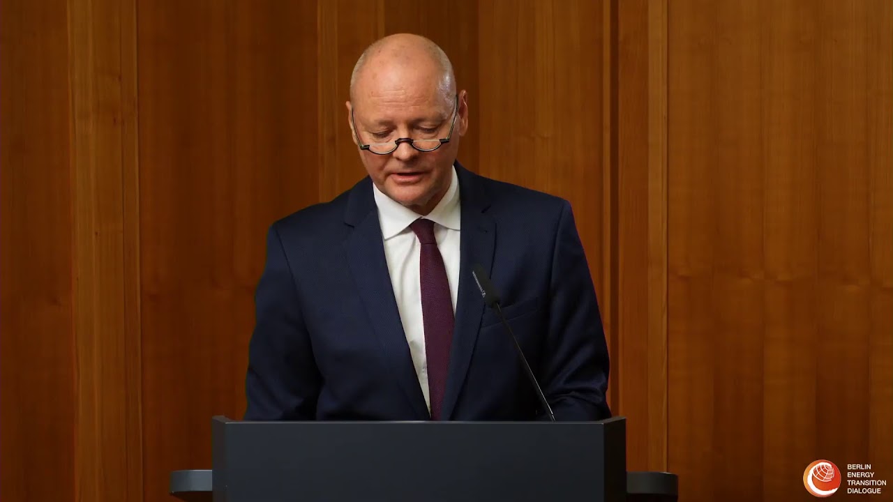 The new Oil? - Geopolitics and economic opportunities of Hydrogen