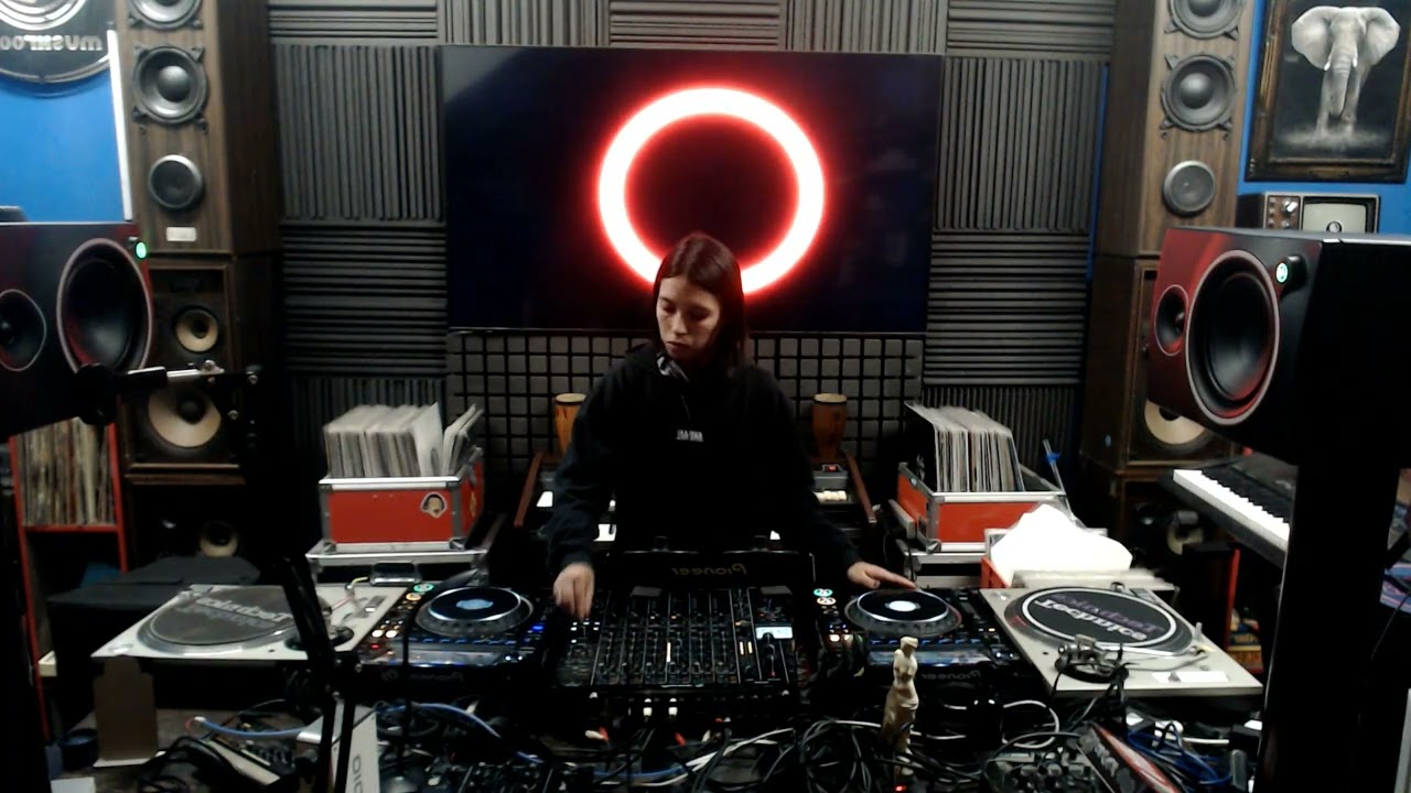 Vero Gutierrez Mushroom Sessions 2026