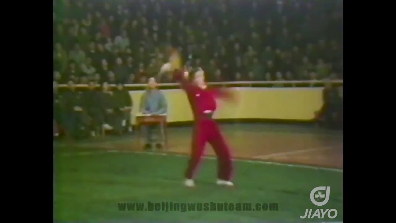 Maître Zhang Xiaoyan, compétition wushu nationale, Jianshu en 1978 en Chine