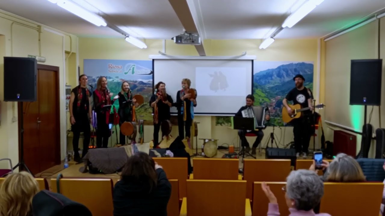 EL MANDIL DE CAROLINA - COMPAÑERAS (RIOSA 19-DIC-24)