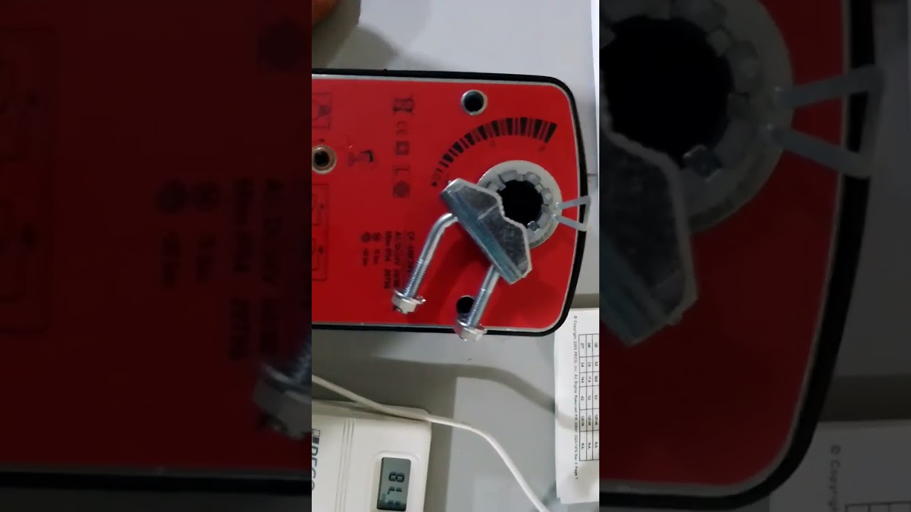 Video funcionamiento on/off de  termostato Peco con Actuador Heli