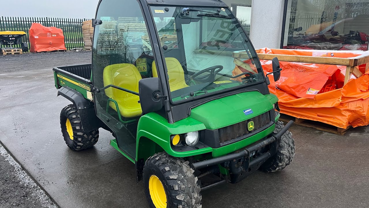 John Deere Gator (1,020 Hours)