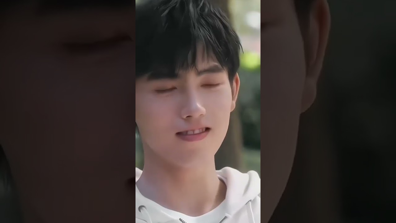 his smile gosh!❤️✨💞✨