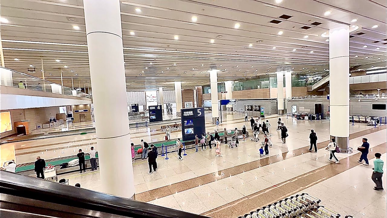 LANDED AT SHANGHAI PUDONG AIRPORT CONNECTION TO Maglev Express Train from Shanghai Airlines Domestic