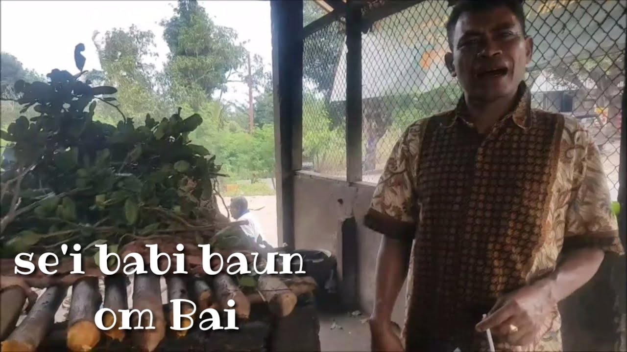 Menikmati kuliner Se'i Babi Baun Om Bai