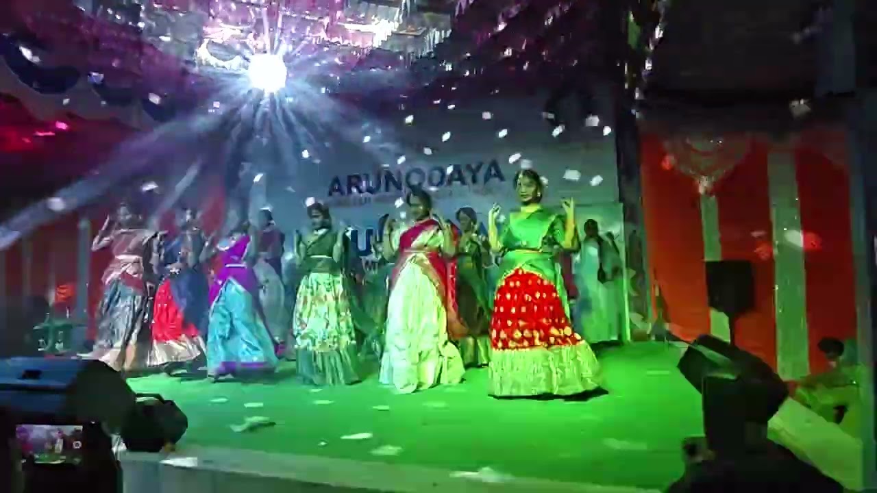 7th girls dance performance 
