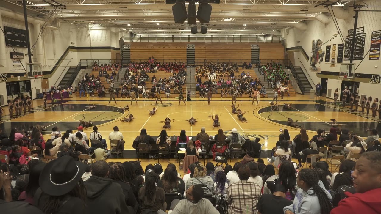 Royal Family 309 | Blackout Majorette '25 | Creative | Wide View 4K