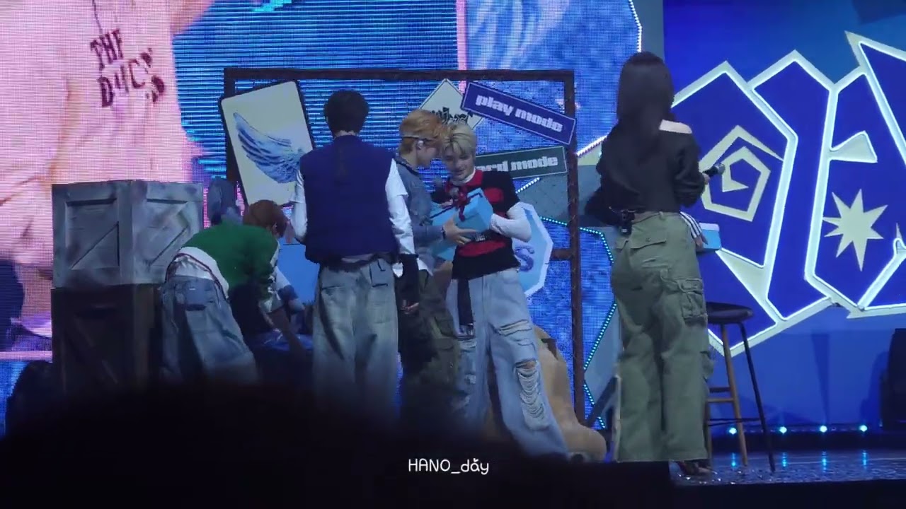 251013 TWS - LET'S LOVE HARD (42에게 고백하기)| TWS | COMEBACK SHOWCASE| play hard | 컴백쇼케이스