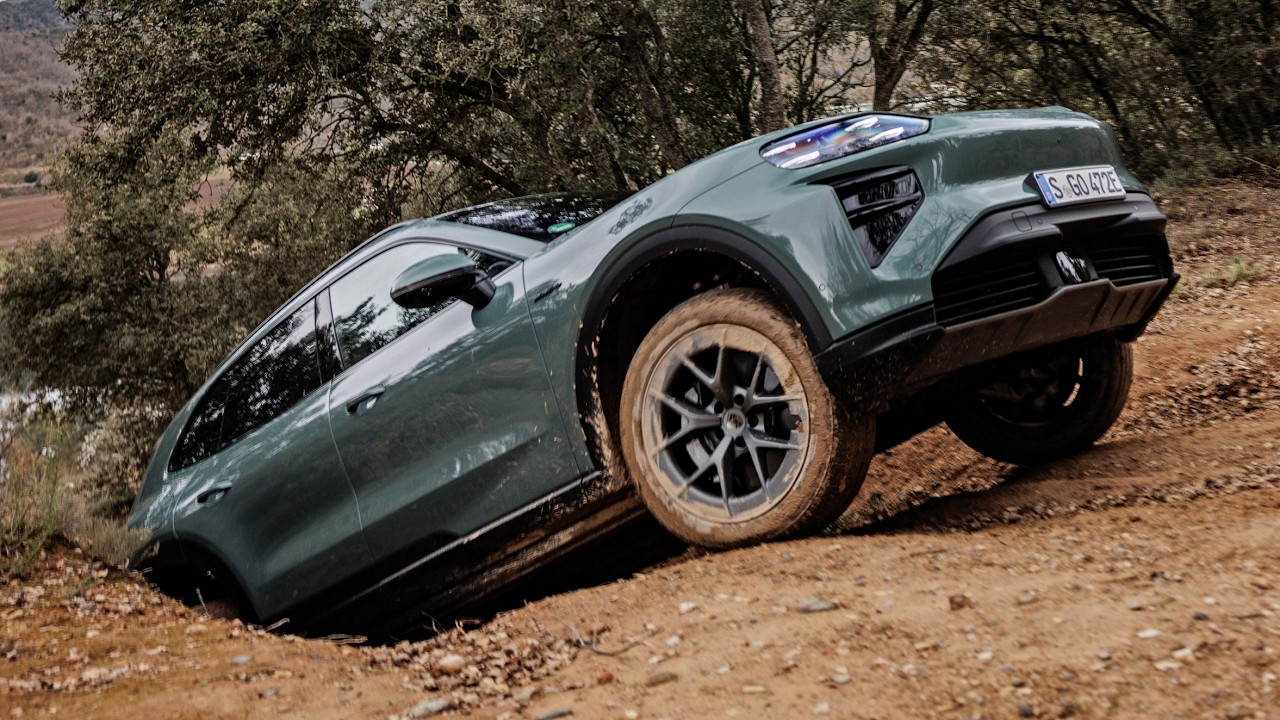2026 Porsche Cayenne Turbo Electric | OFF-ROAD Demonstration