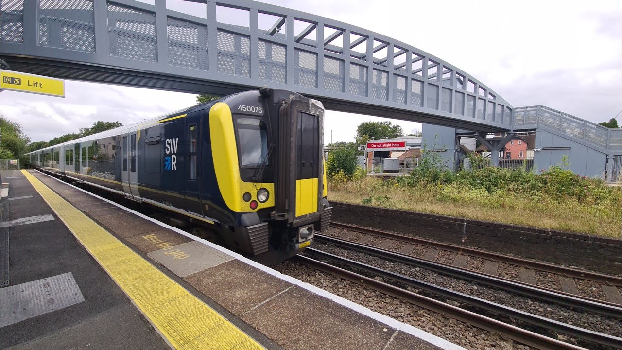 Trains at Walton-on-thames 16/7/24