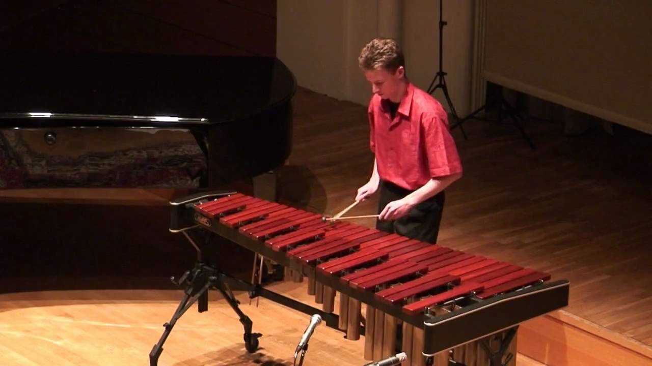 Dominik Liebel spielt 
