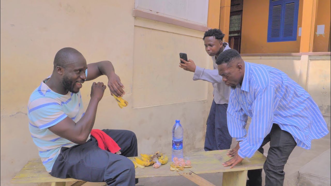 AKAEBENEZER CAUGHT CHOPPING THE CHURCH FASTING FOOD🤣🤣 WHAT A SHAME?🙈🙈