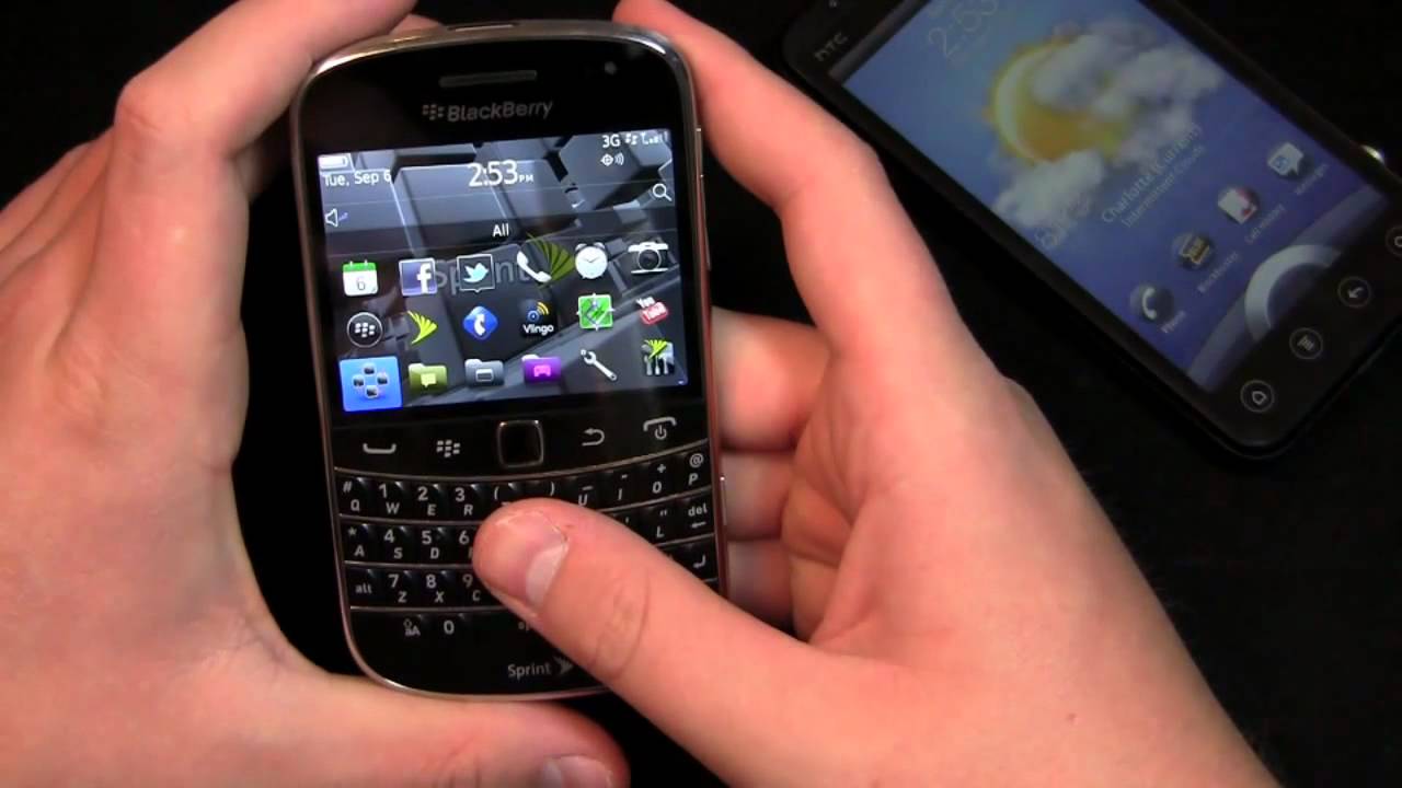 BlackBerry Bold 9930 vs. HTC EVO 3D Dogfight Part 1
