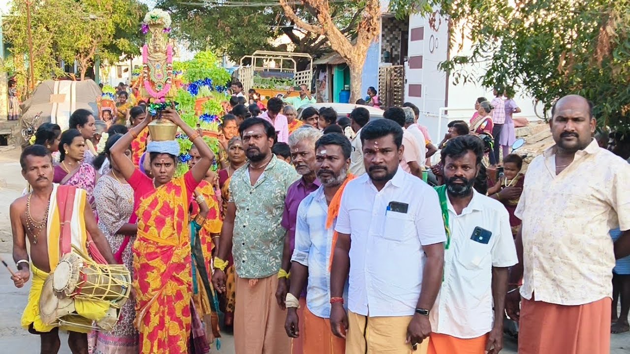 மதுரை பாலகிருஷ்ணாபுரம் ஸ்ரீ பட்டத்தரசியம்மன் திருக்கோவில் கும்பாபிஷேக விழா முளைப்பாரி ஊர்வலம்