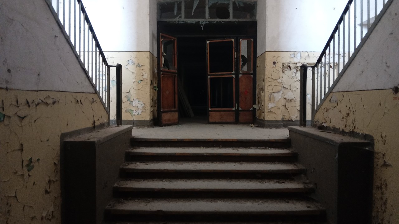 ГСВГ. Altes Lager.  Лестничные пролеты казармы  подразделений в/ч42030 (у санчасти) 10.03.2026