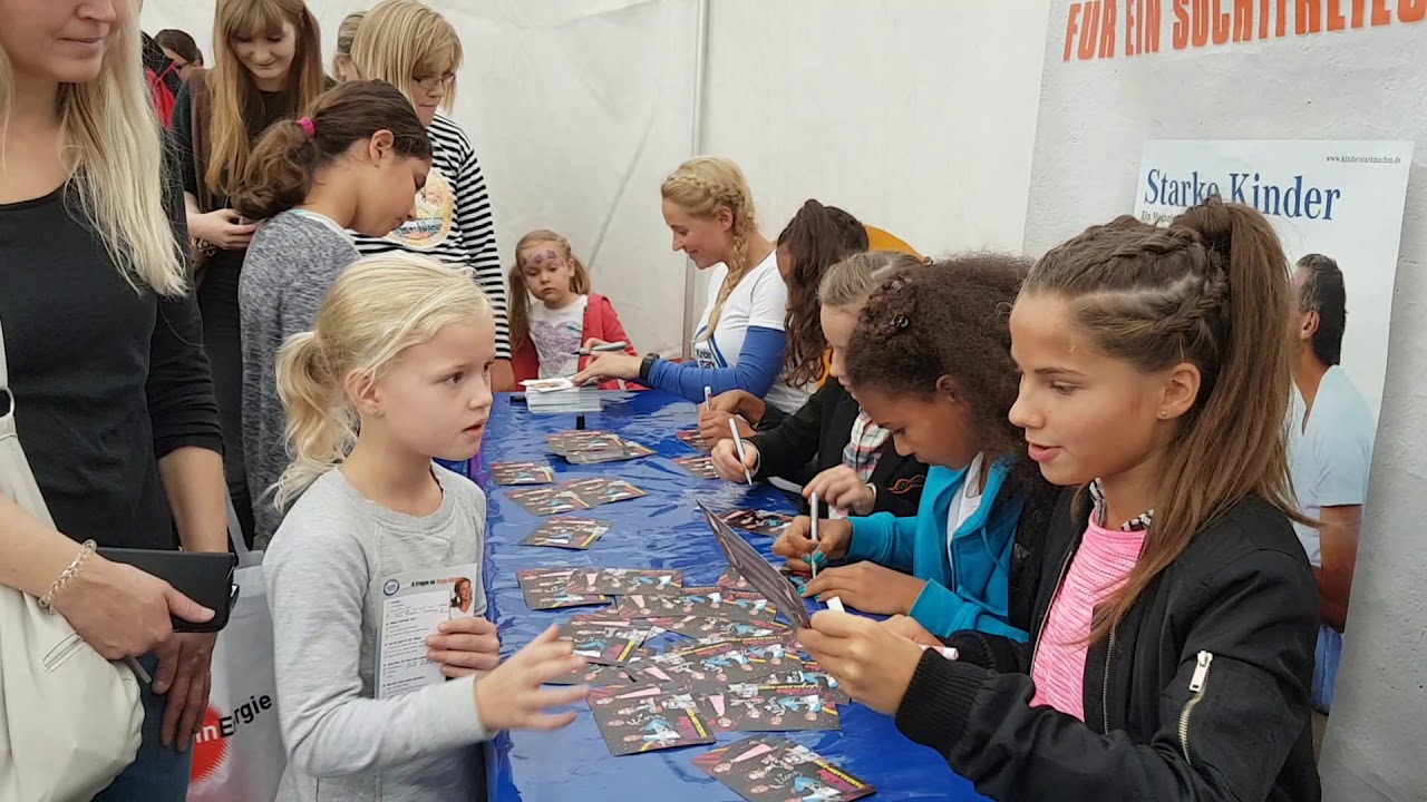 TanzalarmKids 2017 bei der Autogrammstunde