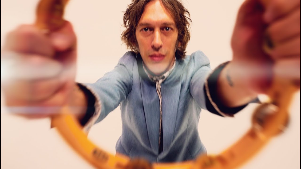 BIRD STREETS - EVERYONEWELOVEWILLGOAWAY (Official Video)