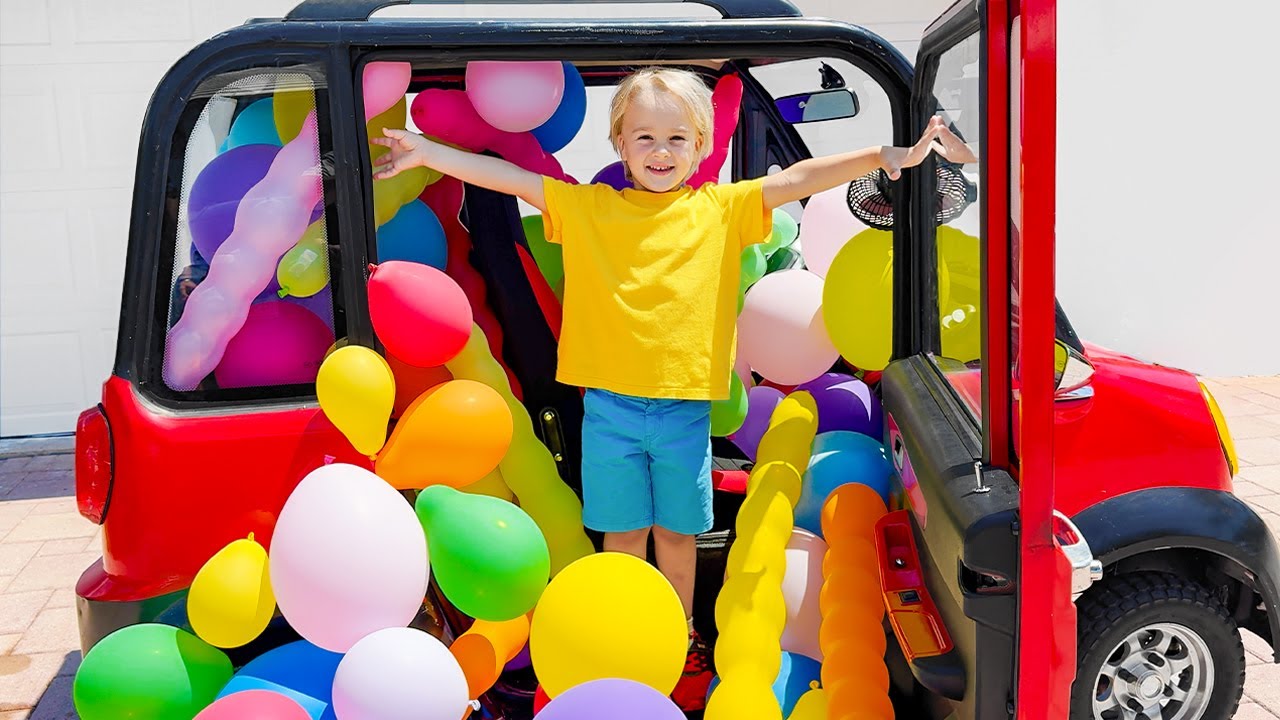 Chris et Michael jouent avec des ballons - Histoires dr&ocirc;les pour les enfants