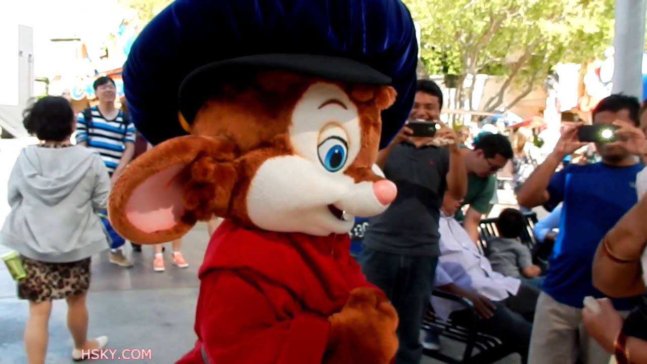 Watch Cute Characters Dance & Taking Pictures | Universal Hollywood 2014 HD V#79 HSKY