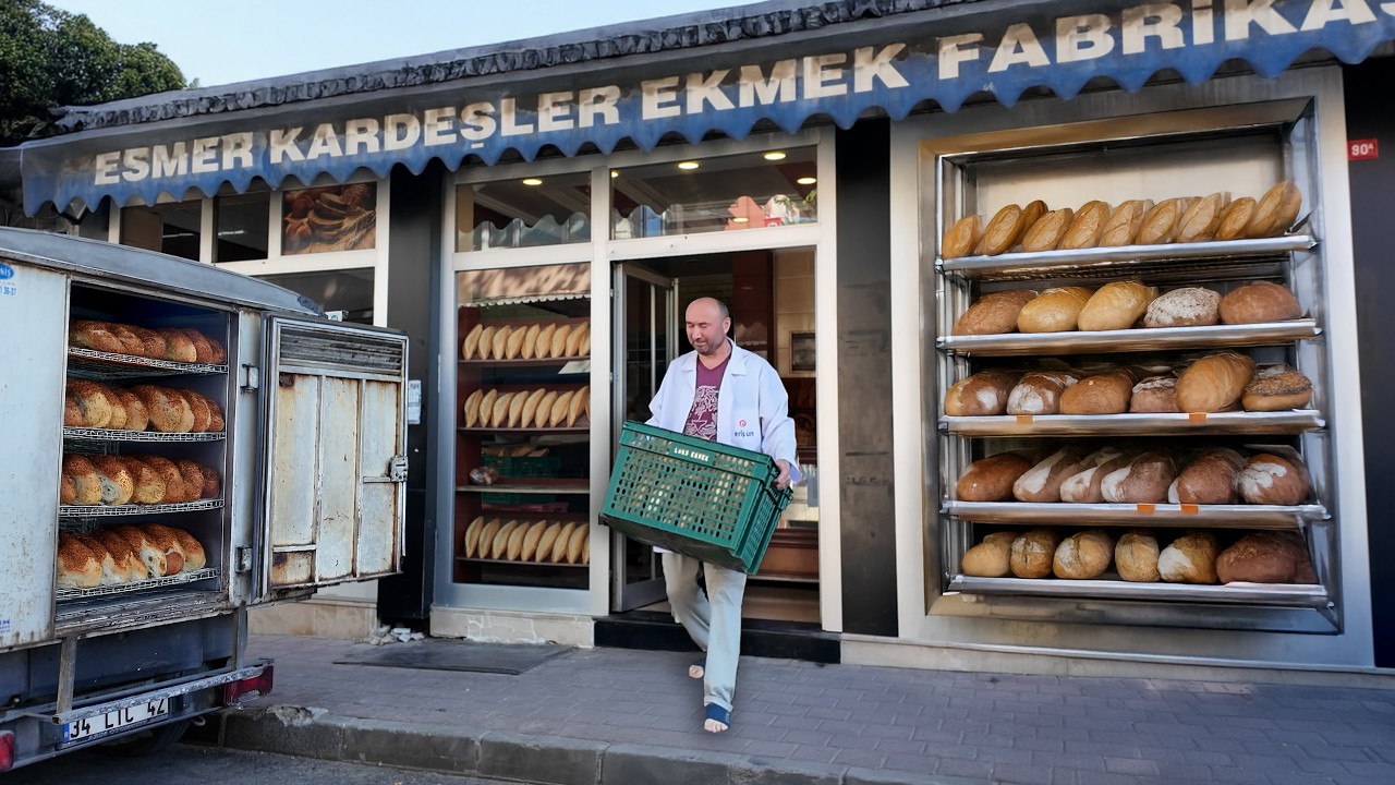 Master Turkish Bakers! Full Bread Making Process in a Classic Bakery
