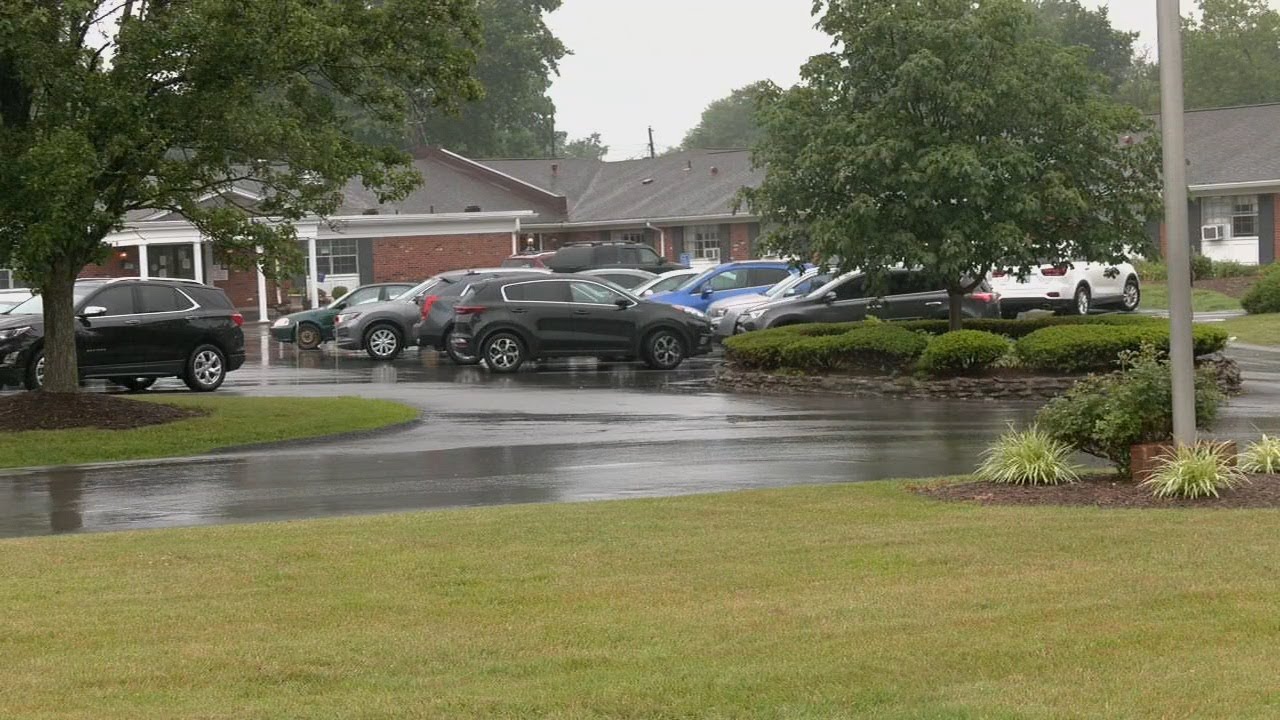 2 Louisville nursing homes shut down after state surveys find resident neglect, rodents