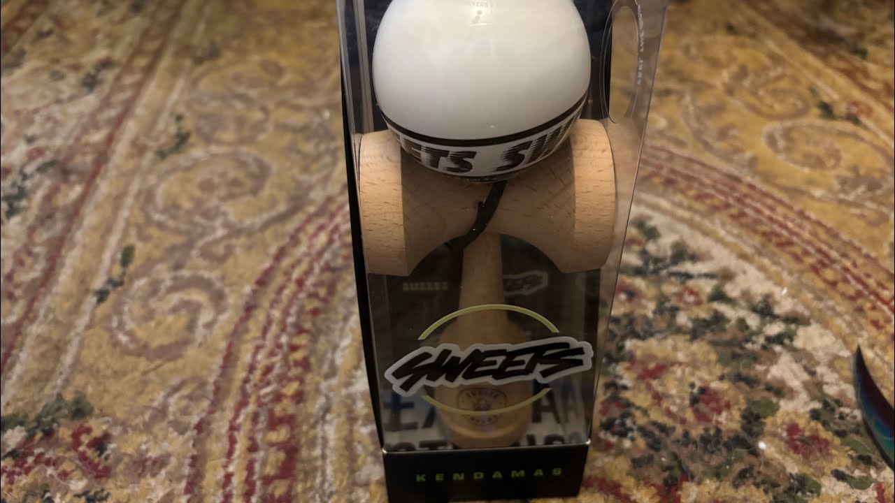 Unboxing la kendama sweets starter pe alb !